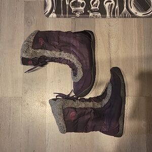 The North Face Boots Goose Down Puffer Nuptse Fur IV Snow Ski Size 8 Purple/pink